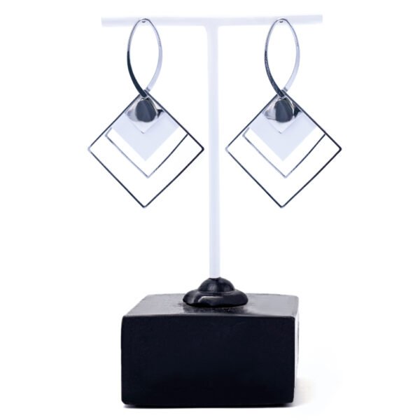 Singling Art Gold Plated Squared Shape Earrings For Women’s Silver & White